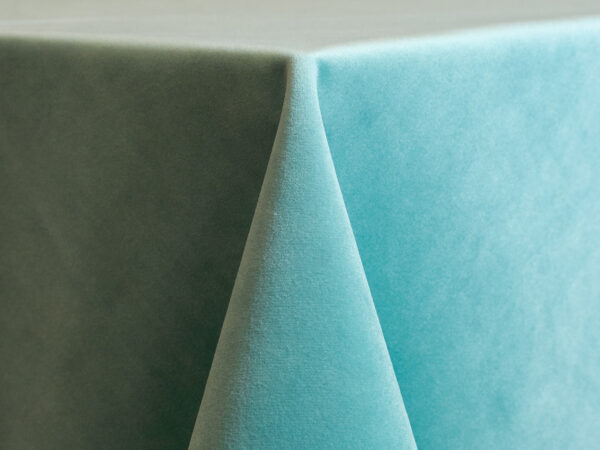 Aqua Velvet Banquet Tablecloths (918)